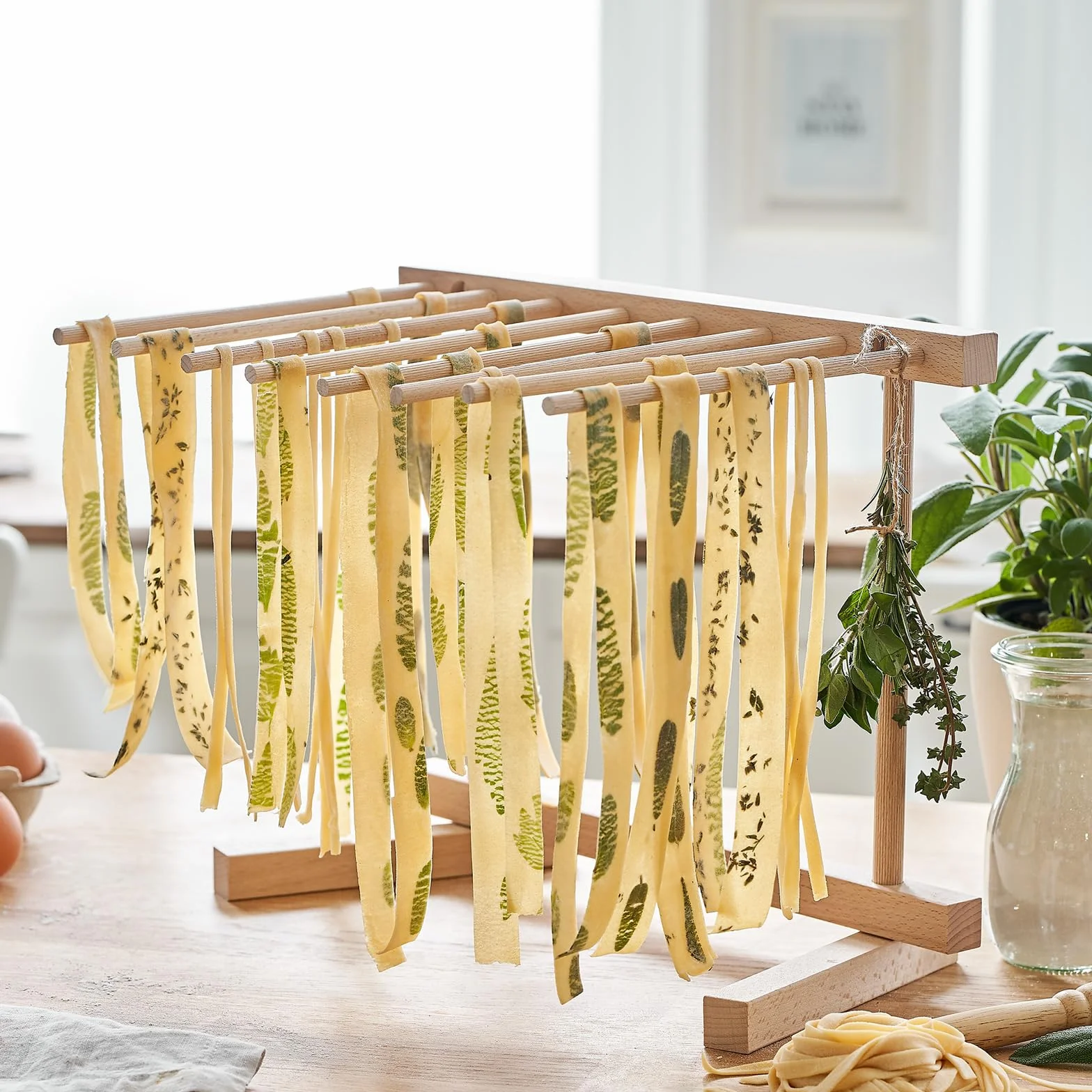 SPRINGLANE Ręczna maszynka do makaronu Nonna, stal nierdzewna, maszynka do makaronu w zestawie zeszyt z przepisami, suszarka do makaronu i 3 nasadki do krojenia spaghetti, lasagne, tagliatelle -
