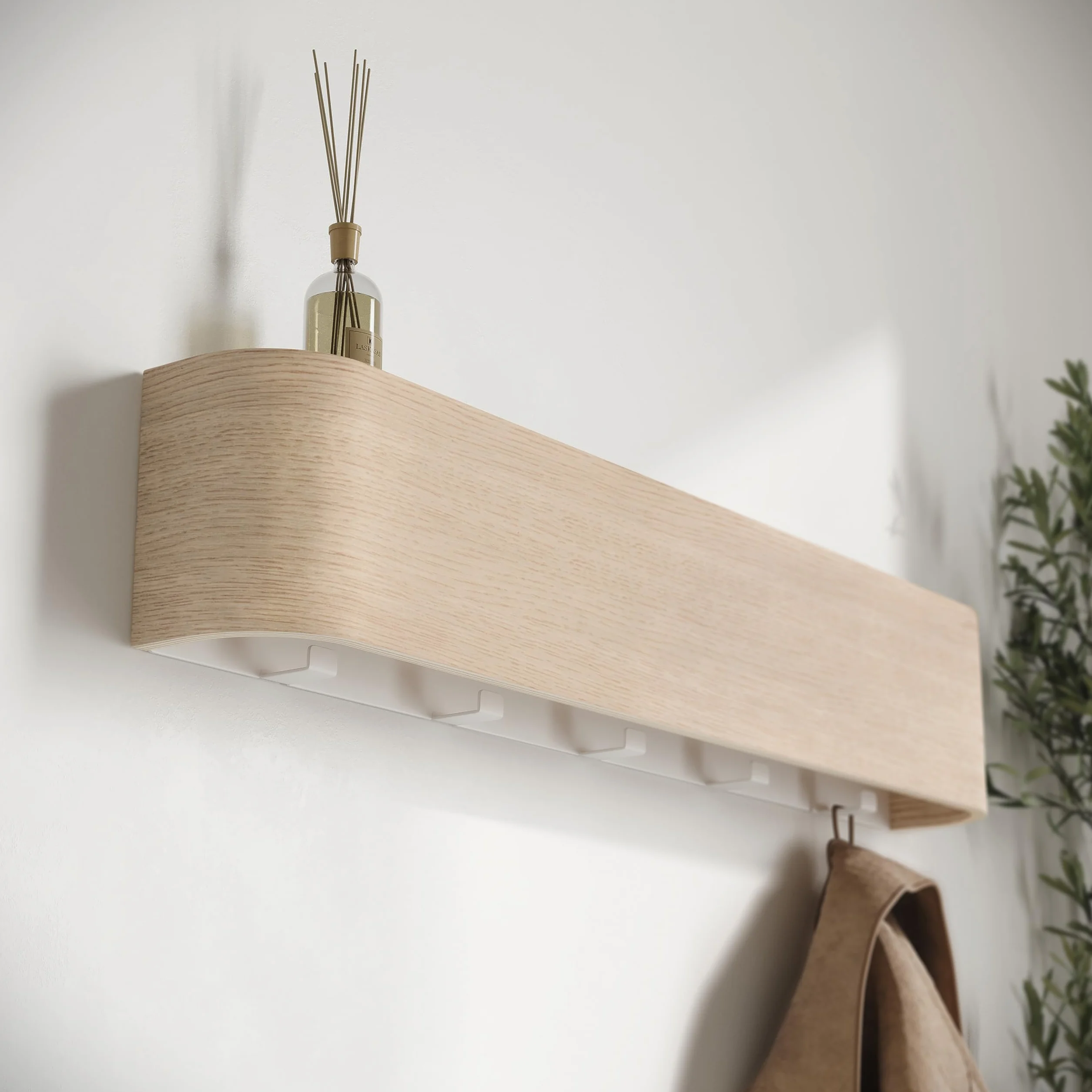 KAZAI. Wieszak na kurtki ścienny 'Toke' | Nowoczesny design z ukrytymi haczykami ściennymi | Panel z litego drewna fornirowanego | Dąb, biały