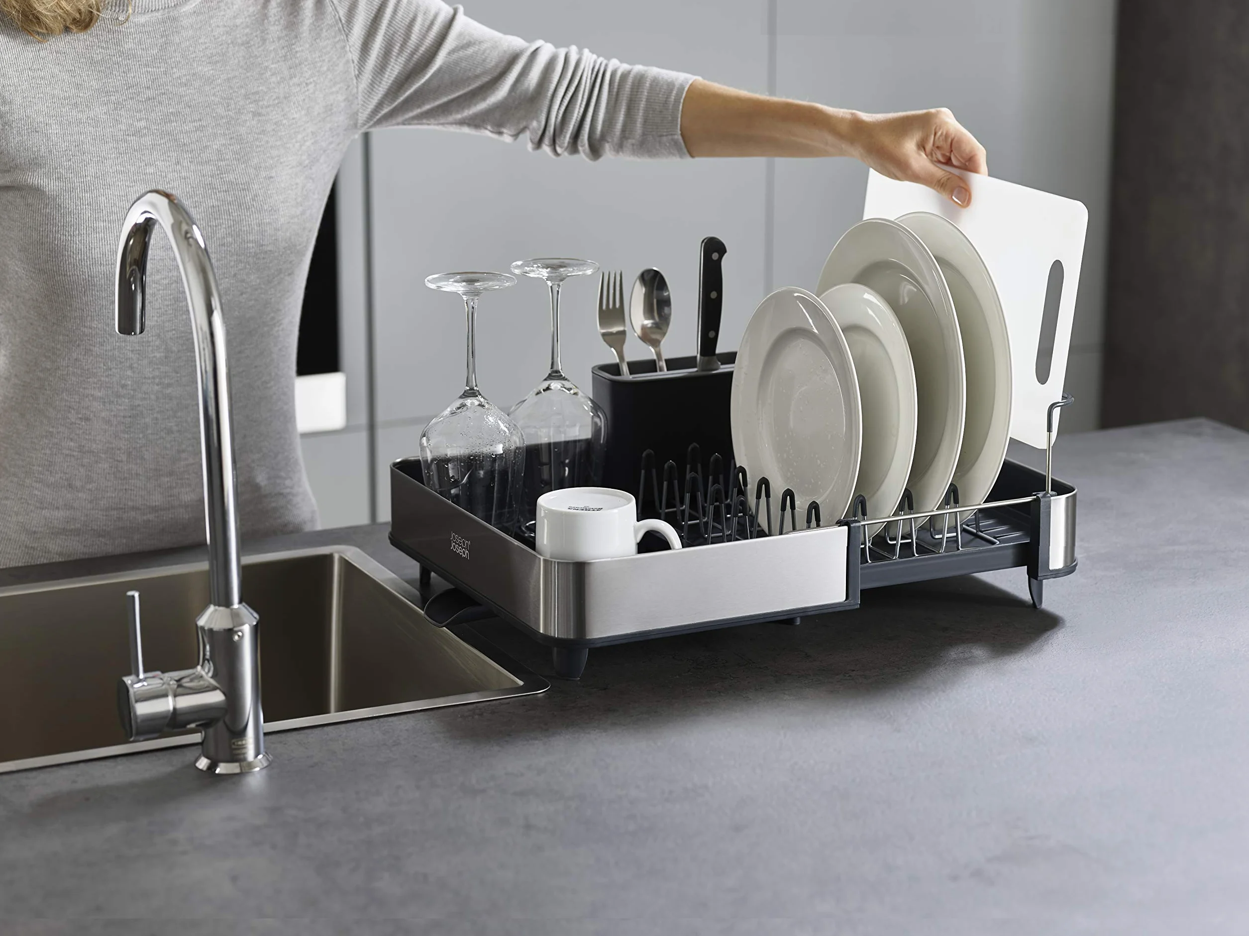 Joseph Joseph Rethink Your Sink 2-Częściowy Zestaw do Organizacji Zlewu z Wysuwanym Stojakiem na Ociekacz i Higieniczną Pompką do Mydła